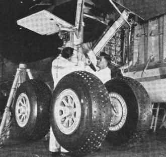 Big Feet for a Big Bird, the eight main wheels of the Stratoliner - Airplanes and Rockets