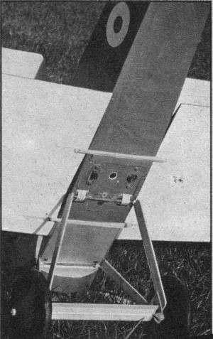 Sopwith Pup's undercarriage. - Airplanes and Rockets