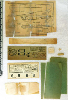 Guillow No. D4 Menasco Trainer Kit - Airplanes and Rockets