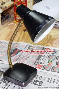 Vintage gooseneck lamp (original condition) - Airplanes and Rockets