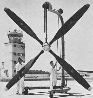 Fully-automatic, Curtiss electric propeller designed for bombers - Airplanes and Rockets