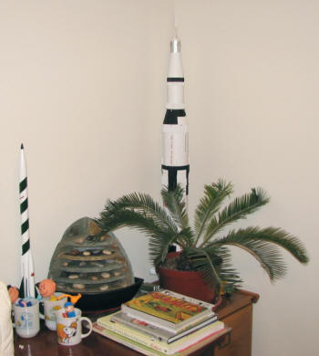 saturn 5 rocket model