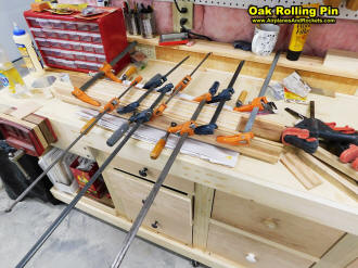 Clamping red and white oak layers for the rolling pin - Airplanes and Rockets