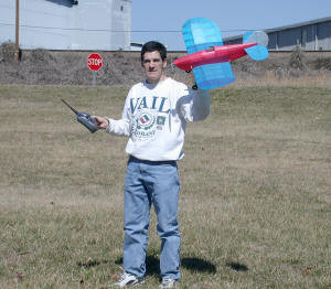 Kirt with Li'l Poke and Spektrum DX6 radio system - Airplanes and Rockets