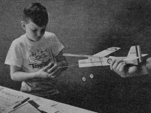 Stretch-winding allows more turns and longer flights - Airplanes and Rockets