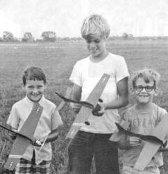 Super Sabre Trainer, three happy modelers  - Airplanes and Rockets