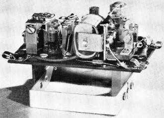Receiver section with the dipole antenna folded into a non-directional square - Airplanes and Rockets