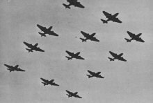 Gloucester Meteors, Britain's new jets, fills the sky in first of jet formation shots - Airplanes and Rockets