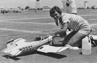athy Burnstine fires up her Thorp-18 - Airplanes and Rockets