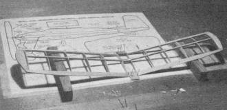 Notch leading and trailing edges at the dihedral break - Airplanes and Rockets