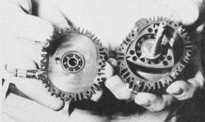Remarkable engineering feat 2 years in development: revising Wankel "pistonless" internal combustion engine for 2-cycle running - Airplanes & Rockets